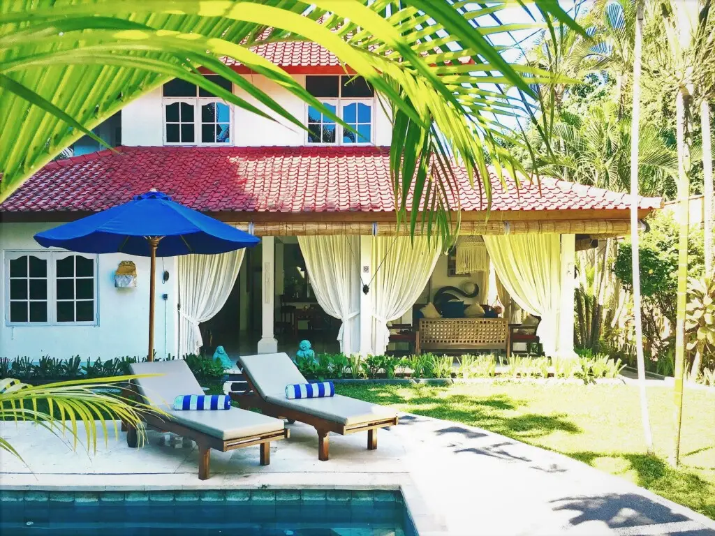Кута: Вилла White 3BR in Seminyak