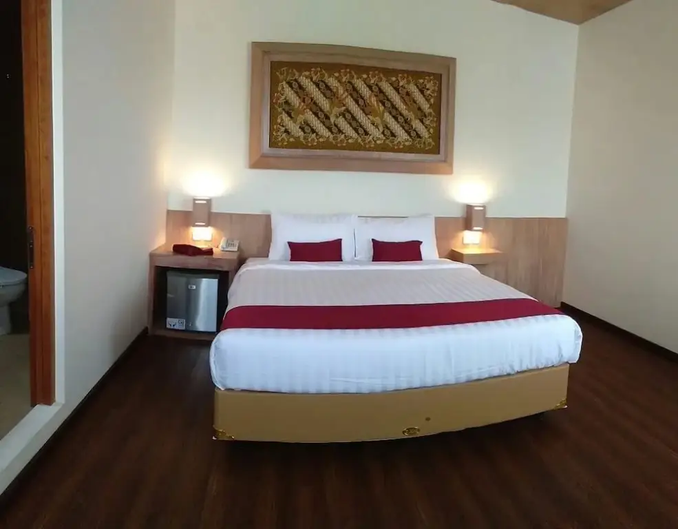 Суракарта: Hotel Parangraja