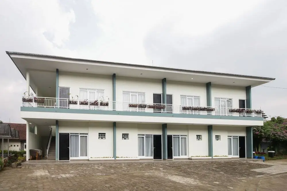 Паромпонг: Airy Lembang Villa Istana Bunga Tulip Bandung