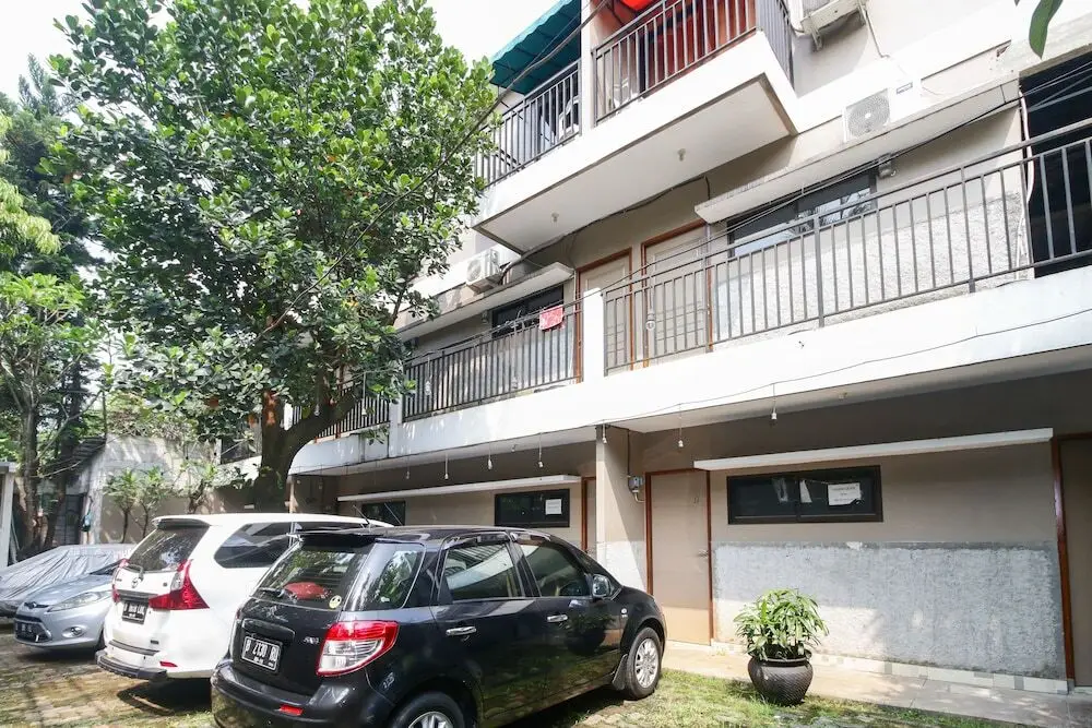 Airy Eco Rempoa Flamboyan Raya F2 Tangerang Selatan — фото 1