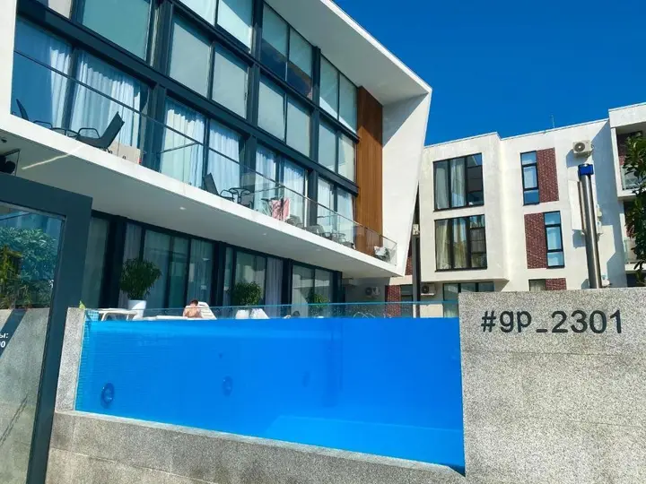 Сочи: Апартаменты Green Palace с бассейном