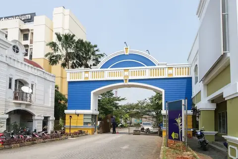 Airy Cikarang Jababeka Niaga Raya Blok CC 2 Bekasi — фото 1