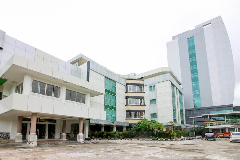 Кендари: Airy Mandonga Edi Sabara 9 Kendari