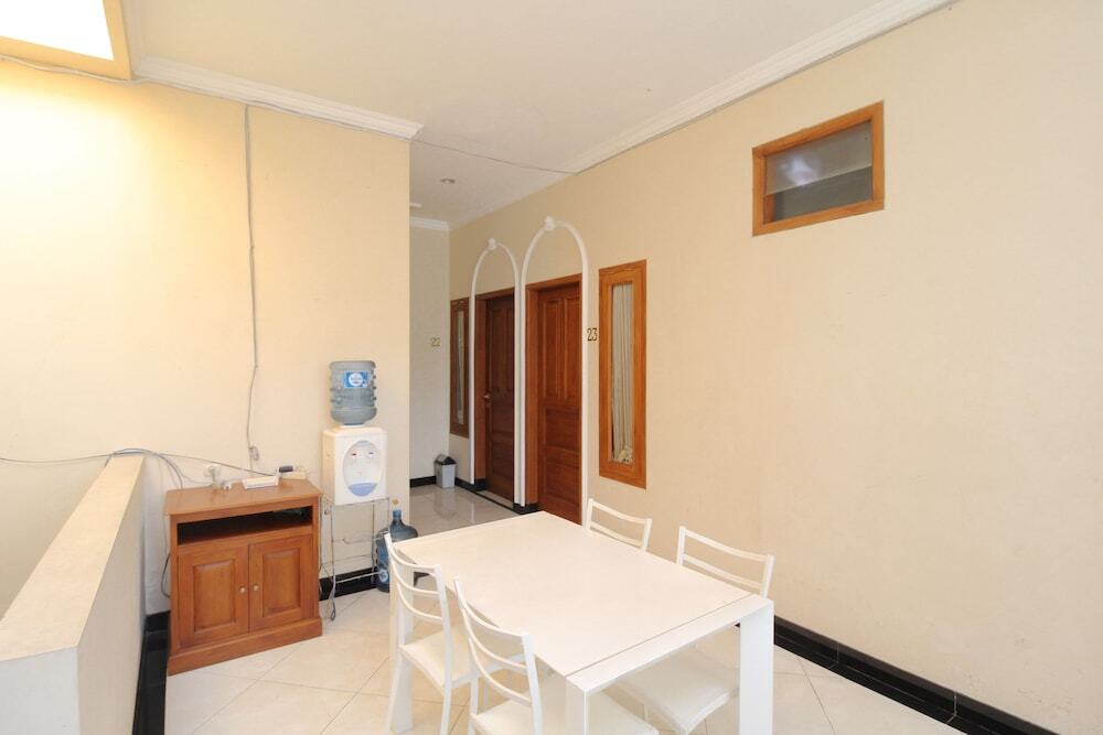 Суракарта: Airy Syariah Manahan Bangau Enam 8 Solo