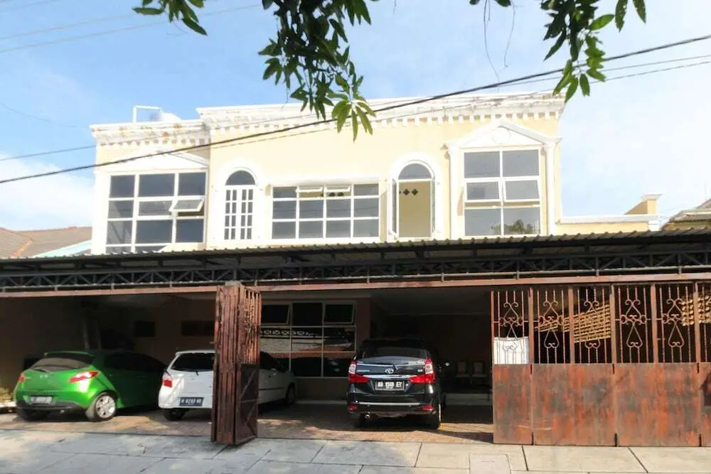Суракарта: Airy Syariah Manahan Bangau Enam 8 Solo