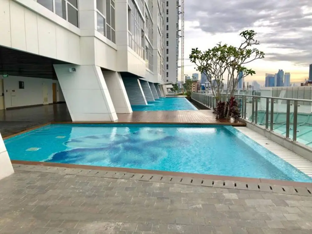 Джакарта: Menteng Park Apartment by Mediapura