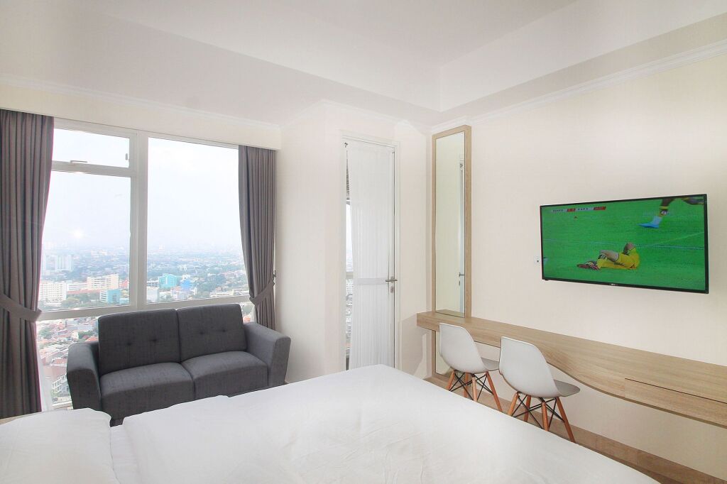 Джакарта: Menteng Park Apartment by Mediapura