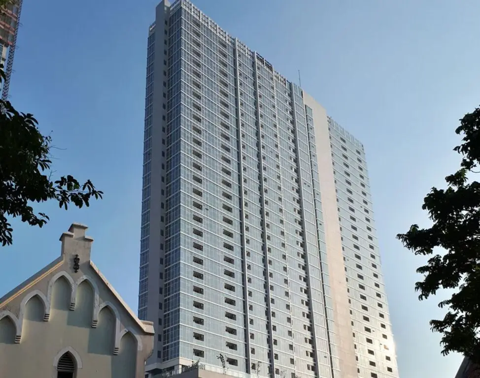 Джакарта: Menteng Park Apartment by Mediapura