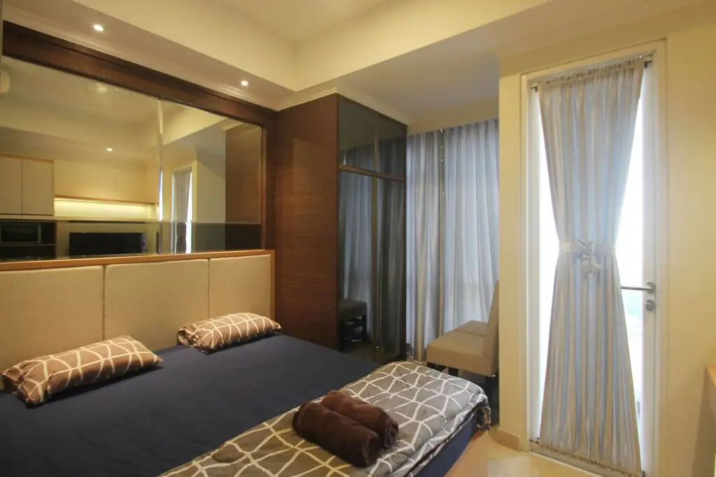 Джакарта: Menteng Park Apartment by Mediapura