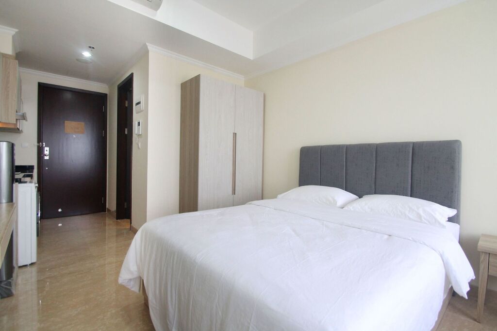Джакарта: Menteng Park Apartment by Mediapura