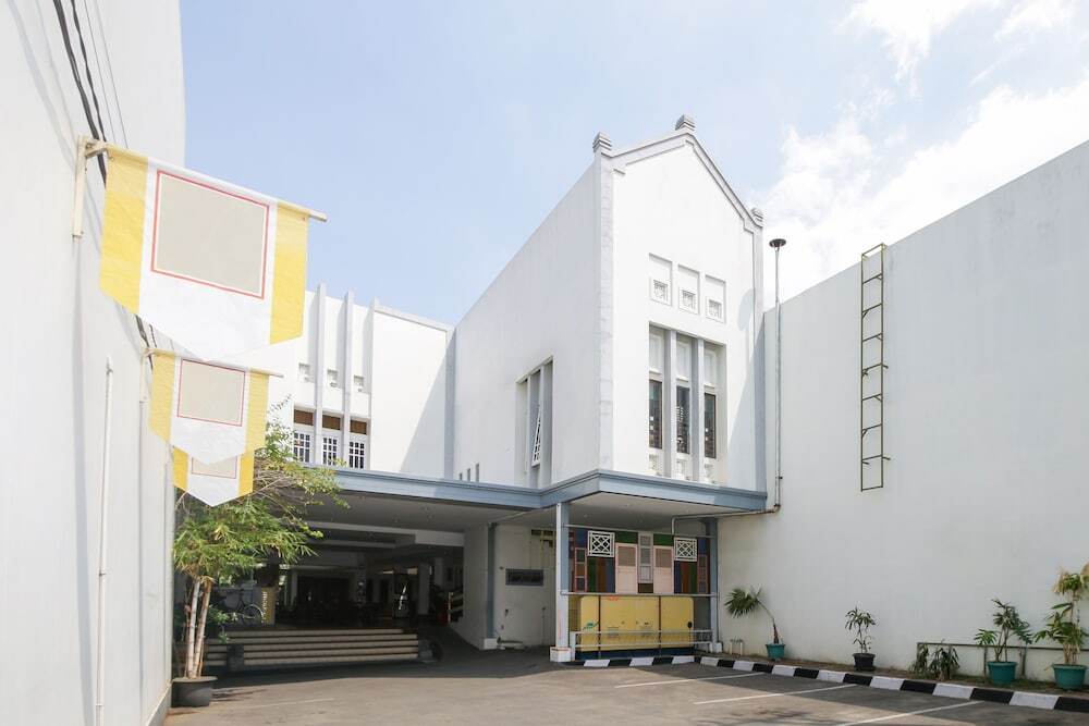 Airy Kedawung Tuparev 85 Cirebon — фото 1