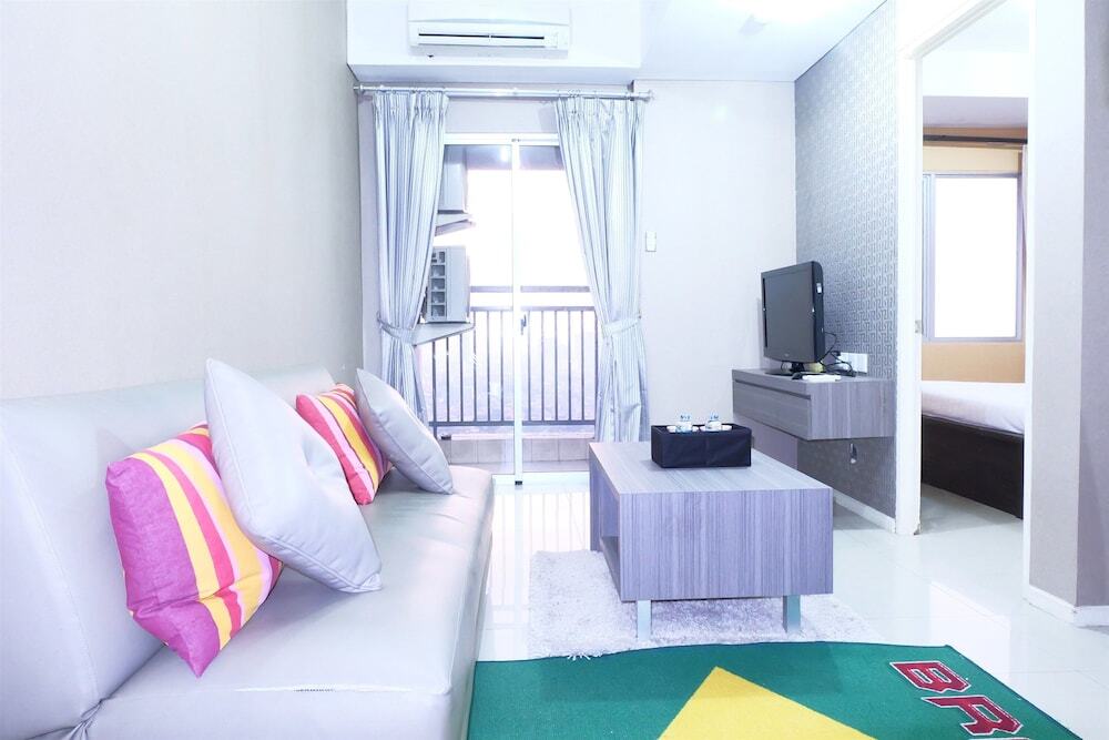 Джакарта: Comfortable Cosmo Terrace Apartment