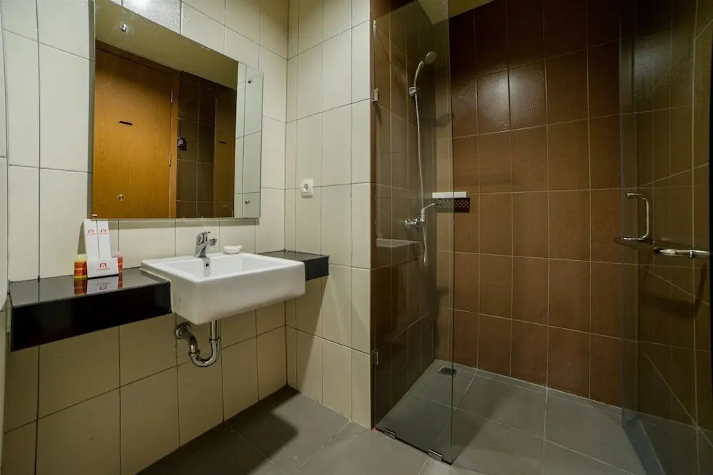 Бандунг: Mountain View Studio @ Dago Suites Apartment with Balcony