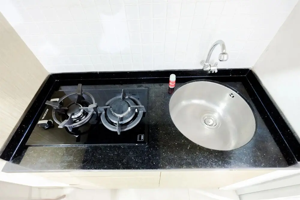 Джакарта: Simply & Clean Bassura City Apartment