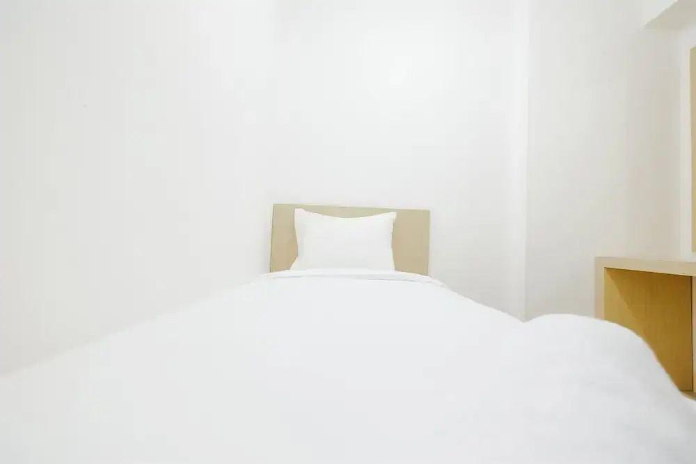 Джакарта: Simply & Clean Bassura City Apartment