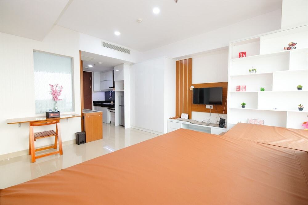Тангеранг: Futuristic Studio U-Residence Apartment