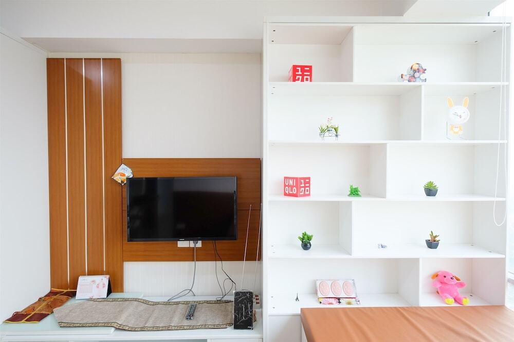 Тангеранг: Futuristic Studio U-Residence Apartment
