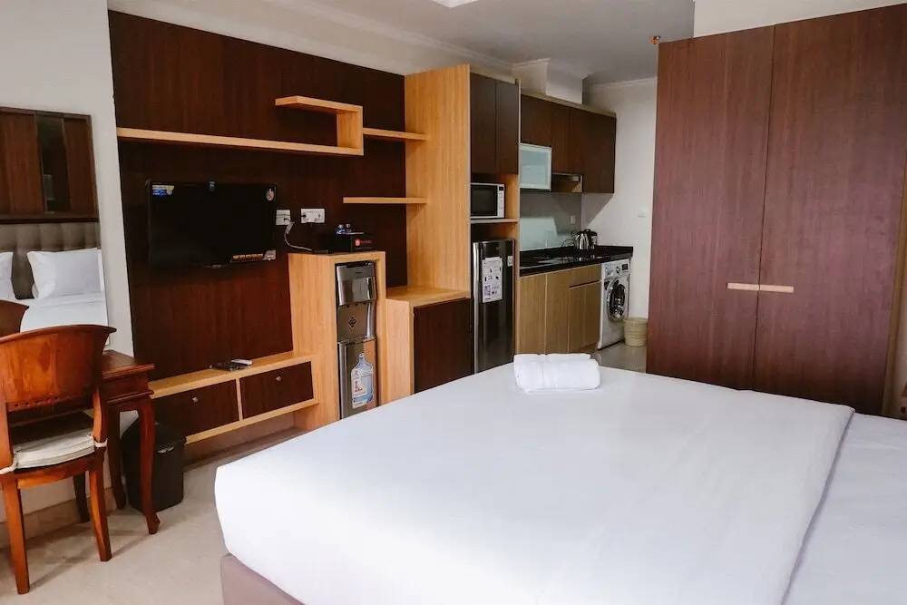 Studio At Menteng Park Apartment With City View — фото 1