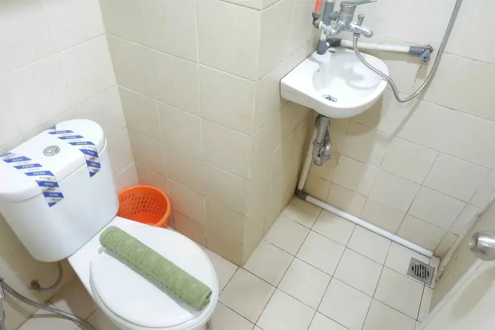 Джакарта: Spacious Belmont Residence Apartment near Puri