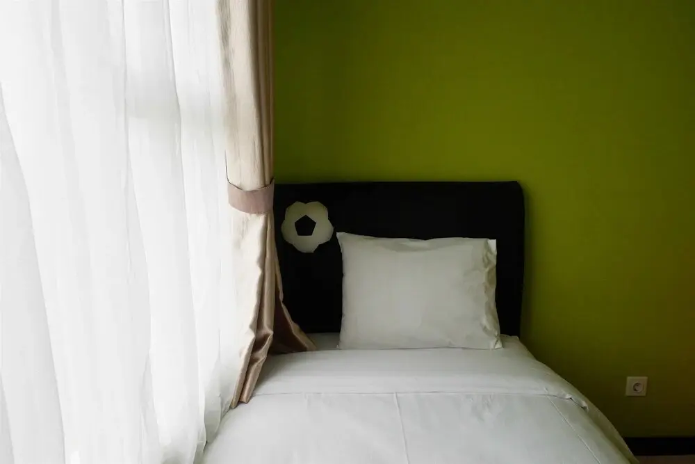 Джакарта: Spacious Belmont Residence Apartment near Puri