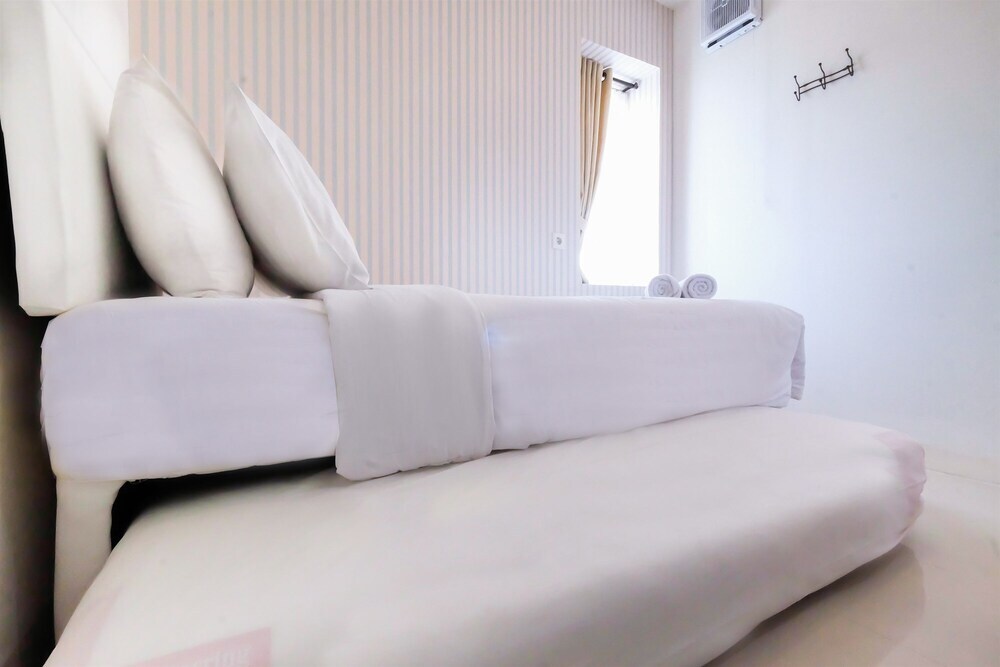 Джакарта: Bassura City Apartment with Mall Access