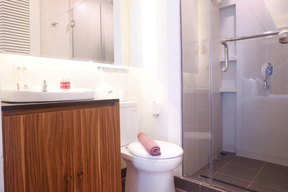 Джакарта: Studio Tropical Modern Living At Kemang Village