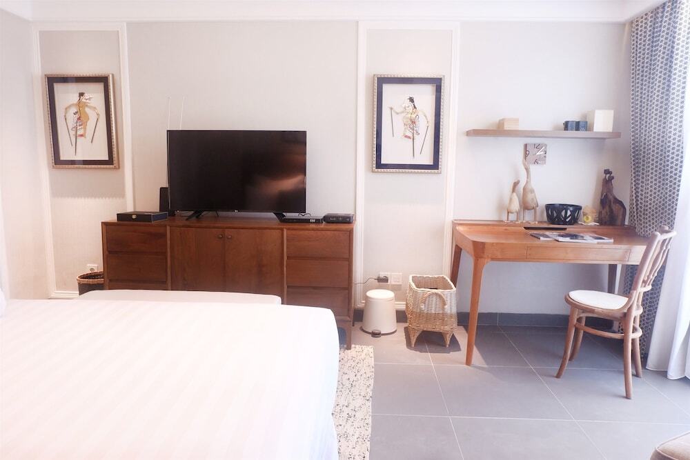 Джакарта: Studio Tropical Modern Living At Kemang Village