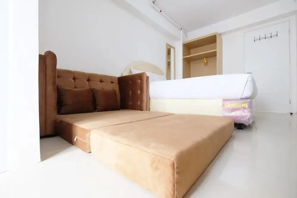Джакарта: Affordable Studio with Sofa Bed at Bassura City Apartment