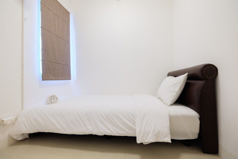 Джакарта: Brand New Bassura City Apartment Near Bassura Mall