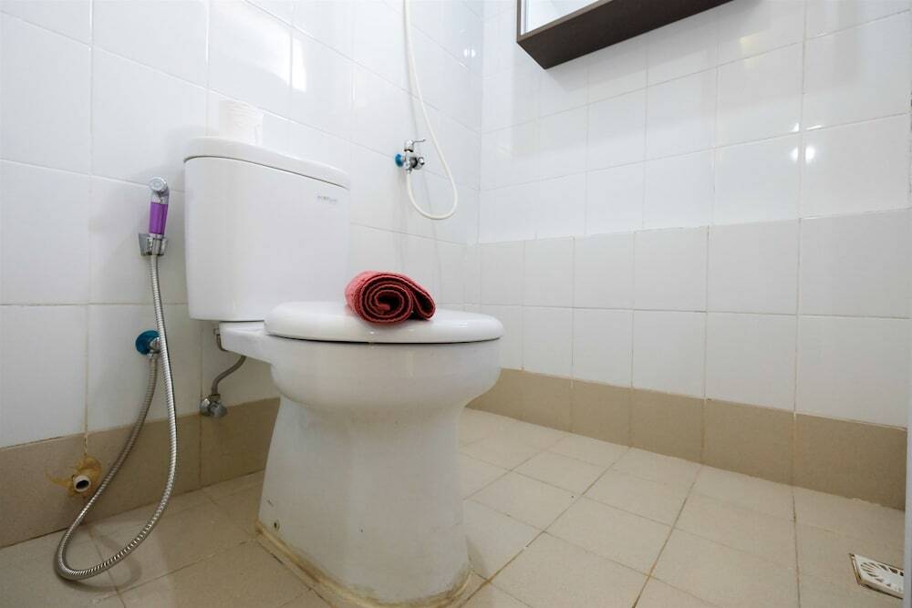 Джакарта: Elegant Bassura City Apartment