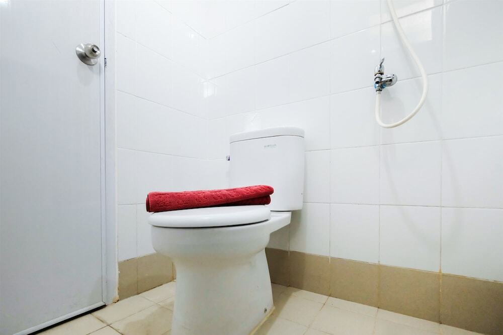 Джакарта: Elegant Bassura City Apartment