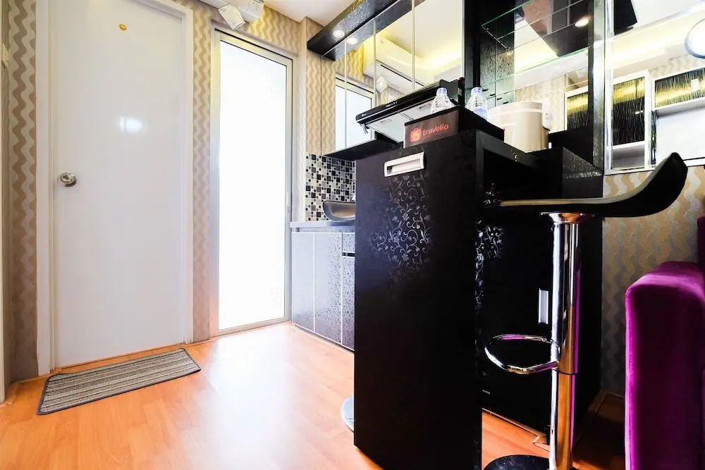 Джакарта: Elegant Bassura City Apartment