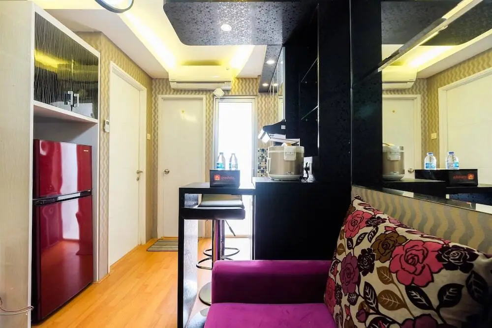 Джакарта: Elegant Bassura City Apartment