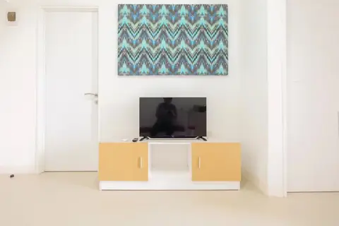 Brand New and Minimalist Bassura City Apartment near Bassura Mall — фото 1