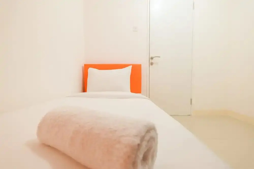 Джакарта: Brand New and Minimalist Bassura City Apartment near Bassura Mall