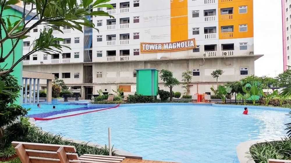 Джакарта: Cozy And Homey Green Pramuka City Apartment