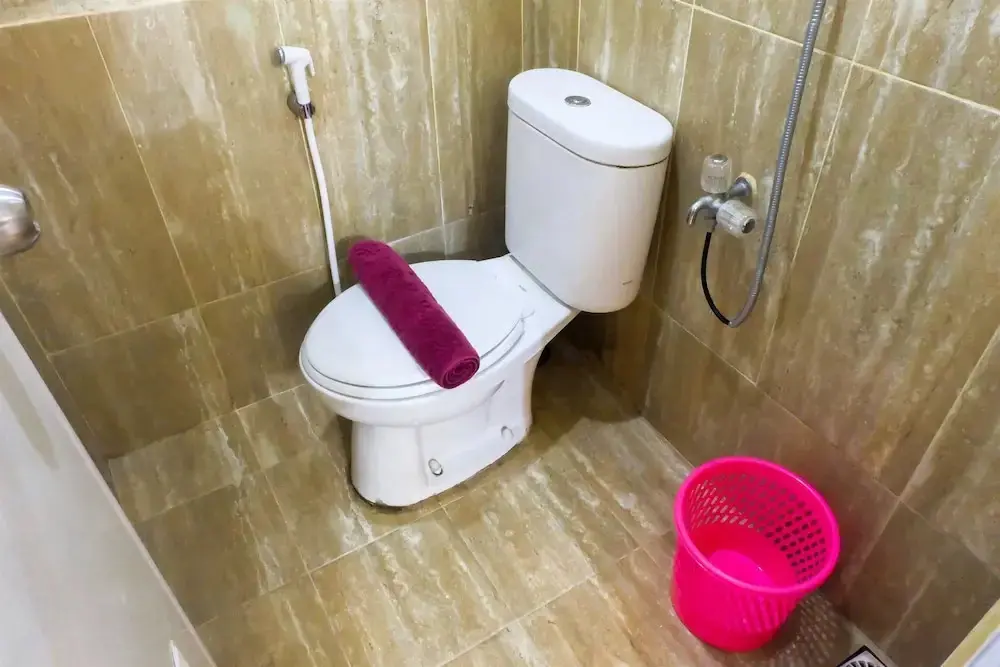 Джакарта: New Furnished with Sofa Bed Green Pramuka Apartment