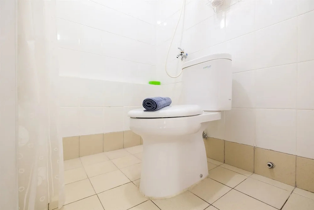Джакарта: City View Bassura City Apartment