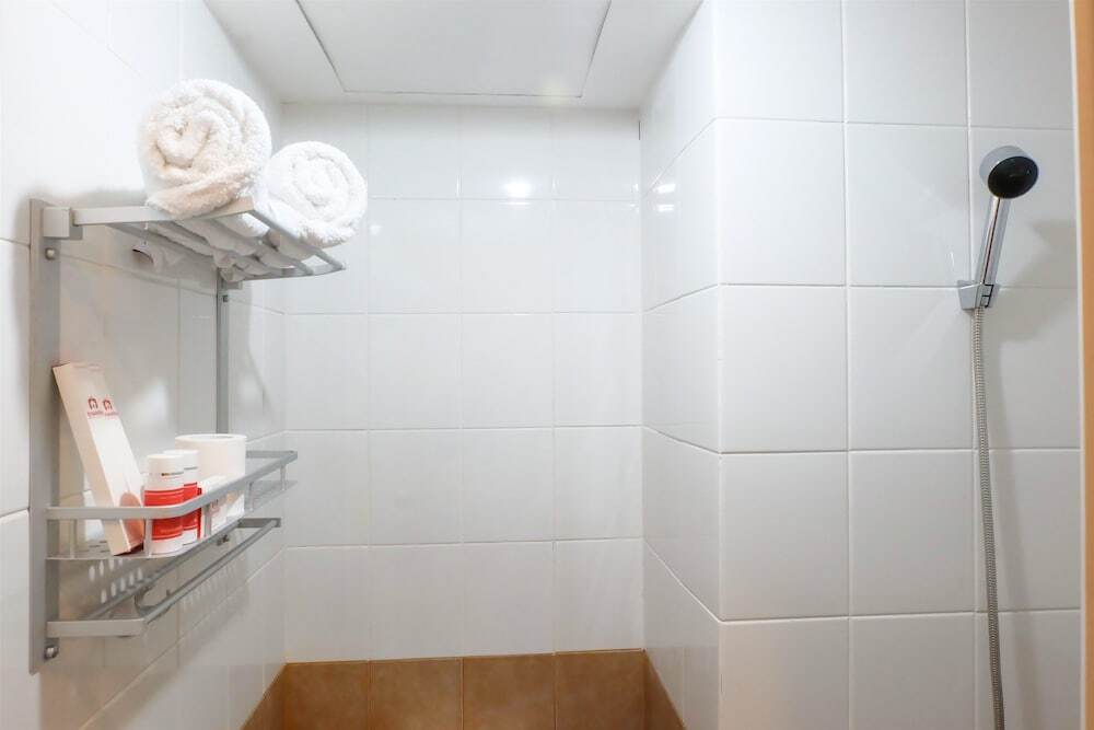 Джакарта: Modern Studio Apartment 26 On Top Of Green Pramuka Mall