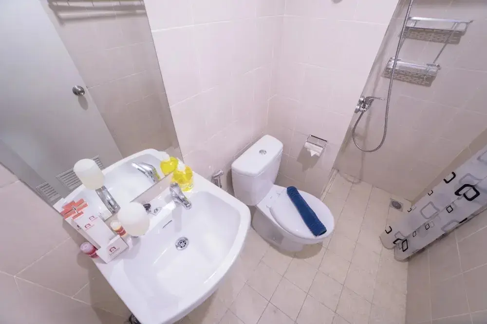 Бандунг: Cozy Apartment at Parahyangan Residence with Direct Access to Swimming Pool