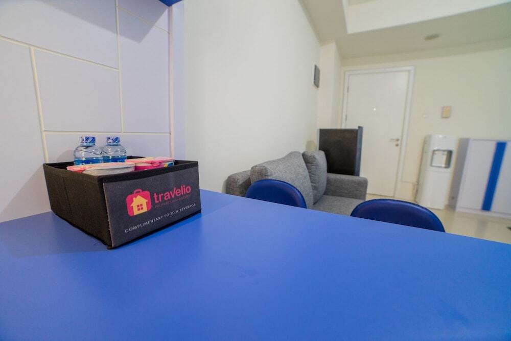 Бандунг: Cozy Apartment at Parahyangan Residence with Direct Access to Swimming Pool