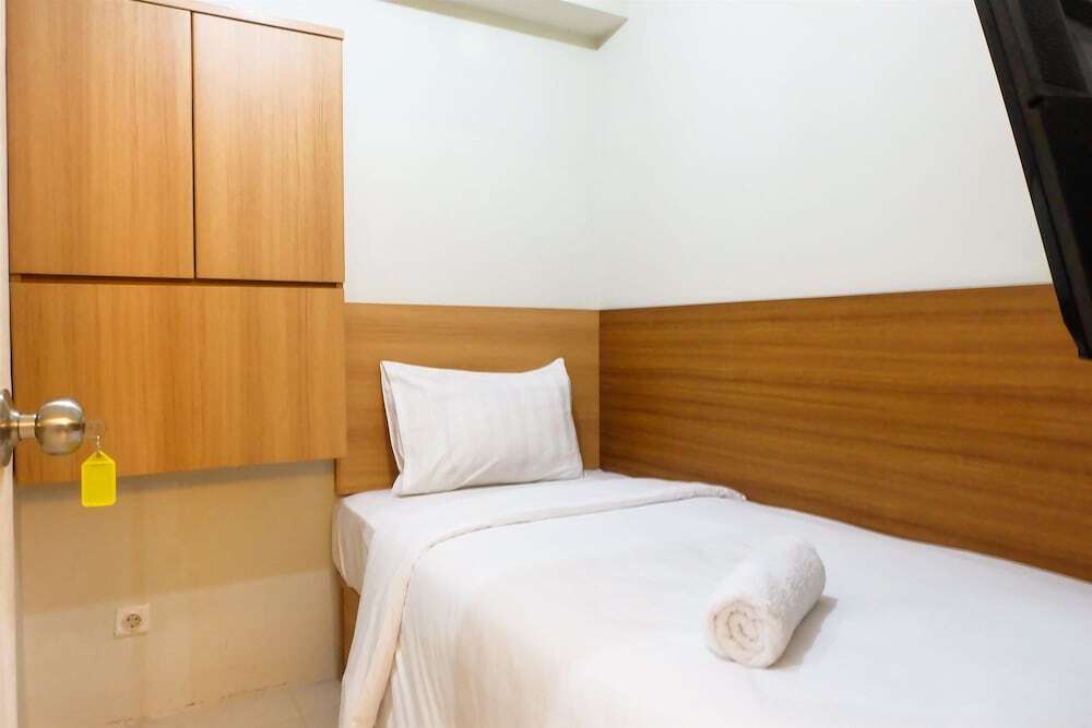 Джакарта: Kalibata City Apartment Right Next To Mall And Supermarket