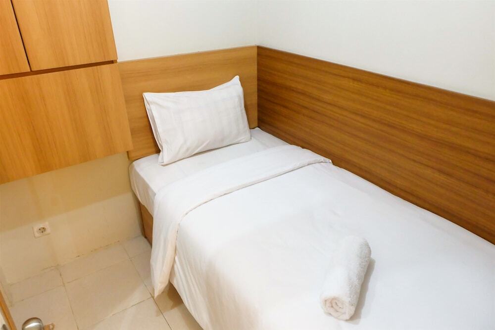 Джакарта: Kalibata City Apartment Right Next To Mall And Supermarket
