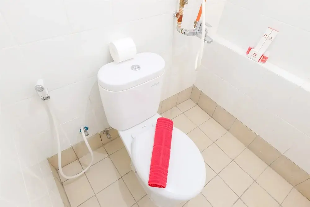 Джакарта: Minimalist Bassura Apartment Direct Access to Bassura City Mall