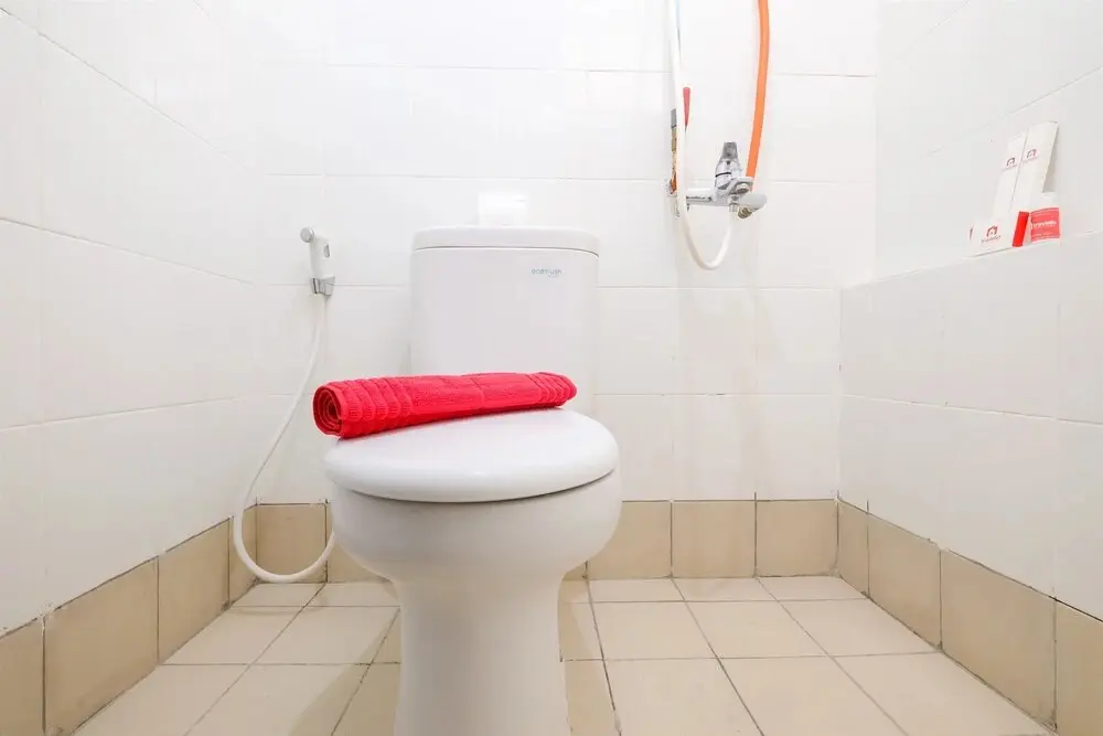 Джакарта: Minimalist Bassura Apartment Direct Access to Bassura City Mall