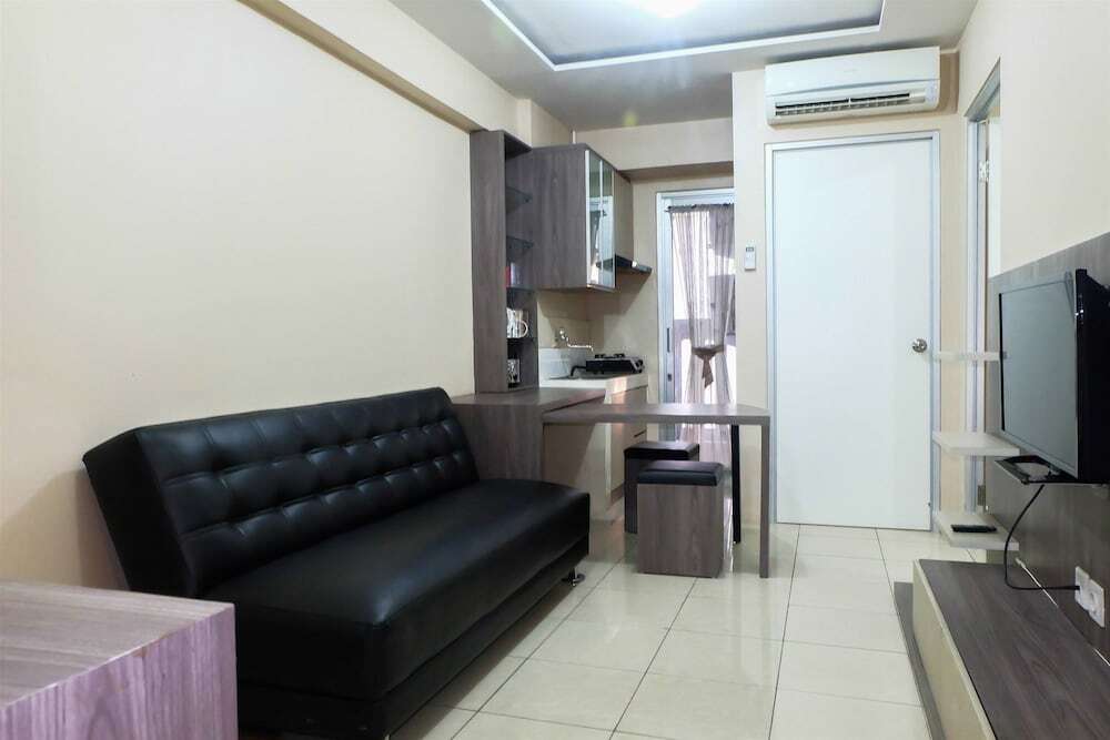 Джакарта: Pool View Green Bay Apartment Pluit