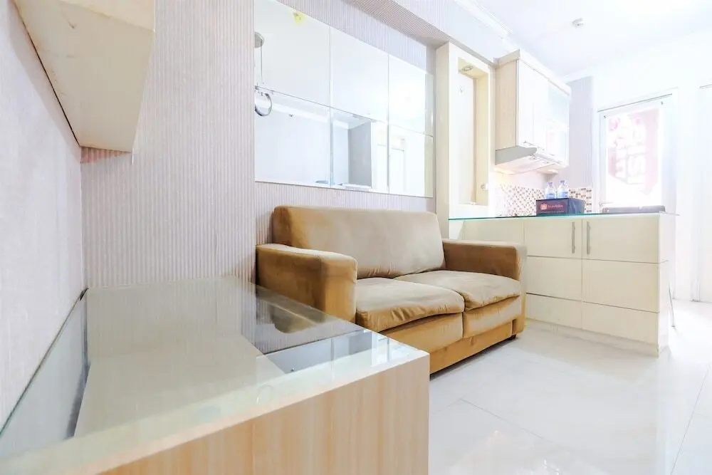 Джакарта: Modern Gading Nias Apartment