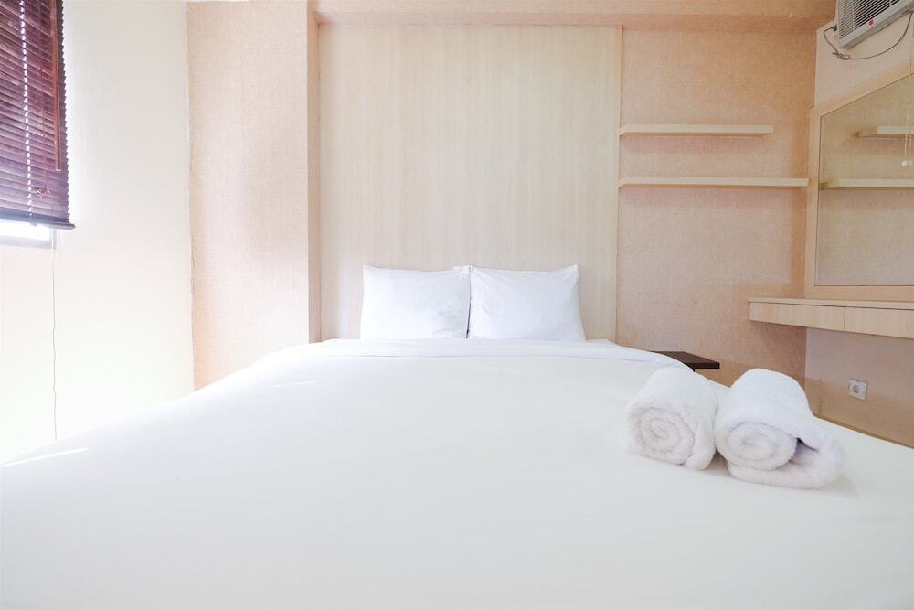 Джакарта: Modern Gading Nias Apartment