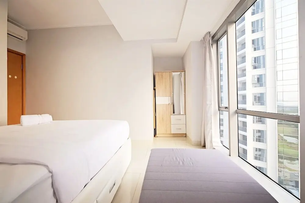 Джакарта: Modern Living at The Mansion Apartment near Kemayoran