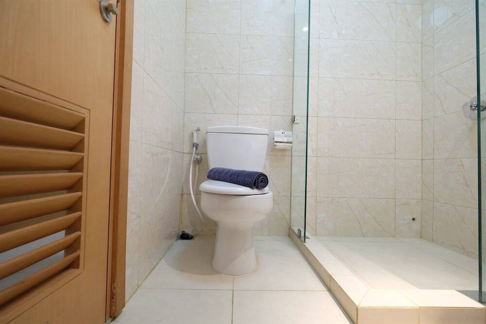 Джакарта: Modern Living at The Mansion Apartment near Kemayoran